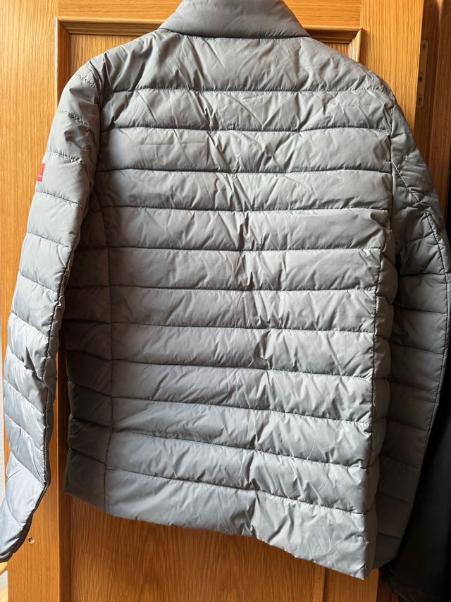 Abrigo ultraligero gris