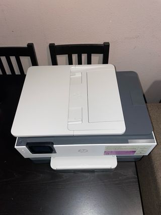 Impresora HP OfficeJet Pro 8122e Multifunción
