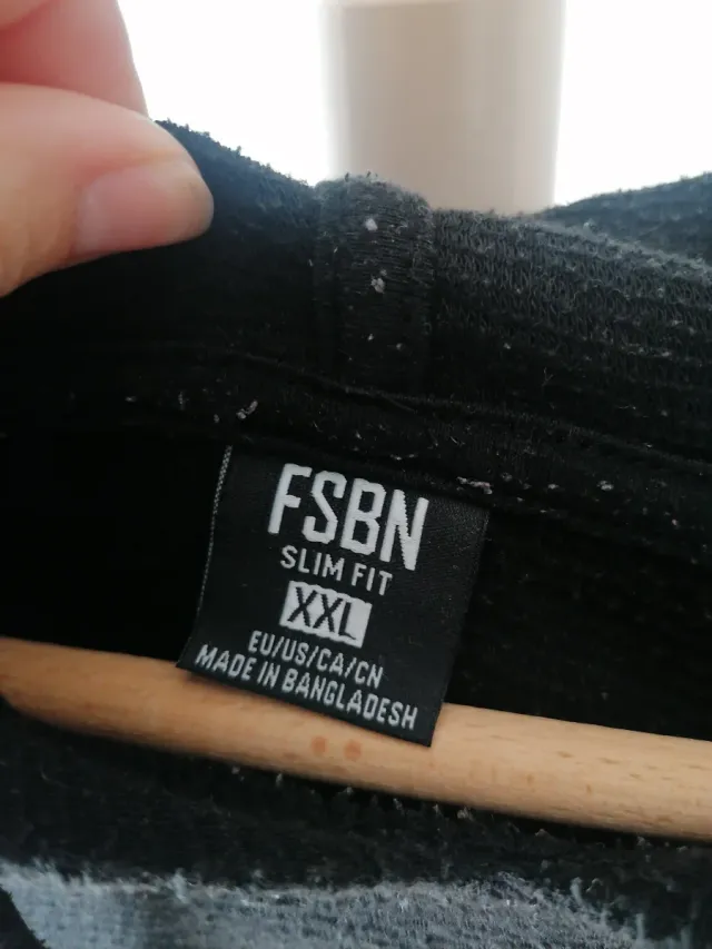 Sudadera básica negra con capucha talla XXL