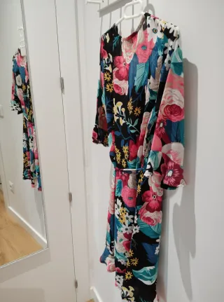 Vestido Kling floral negro multicolor