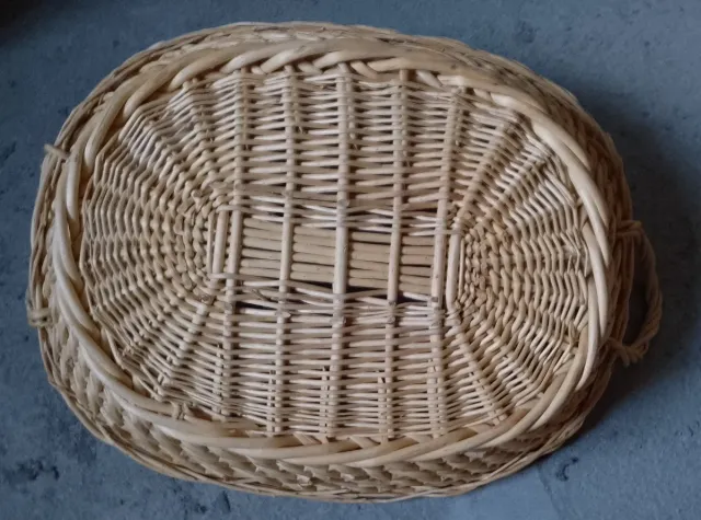 Cesto in vimini beige chiaro