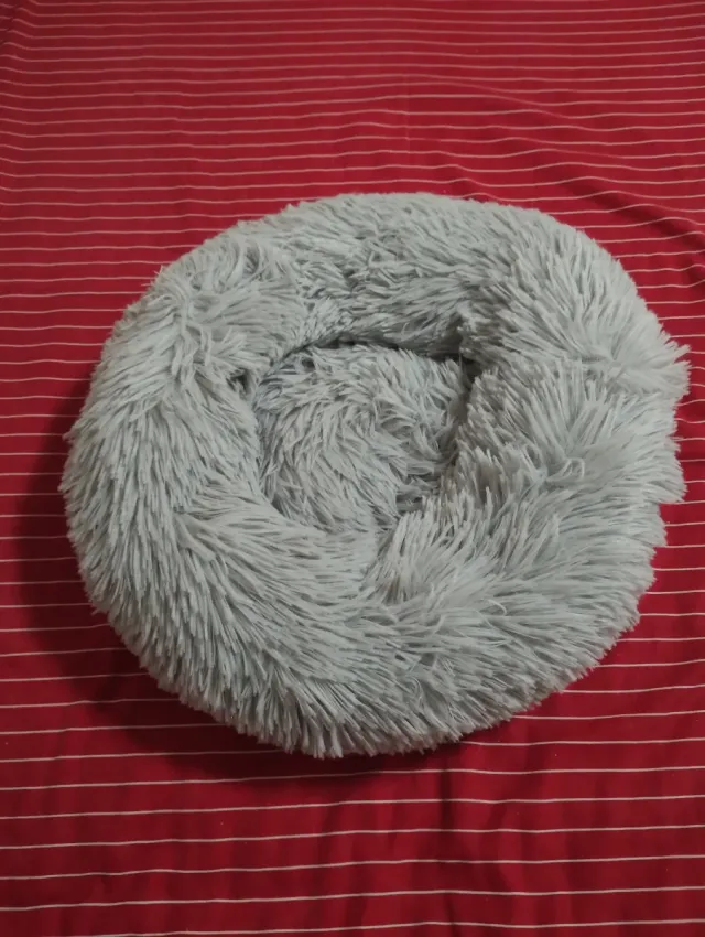 Cama redonda acolchada para mascotas
