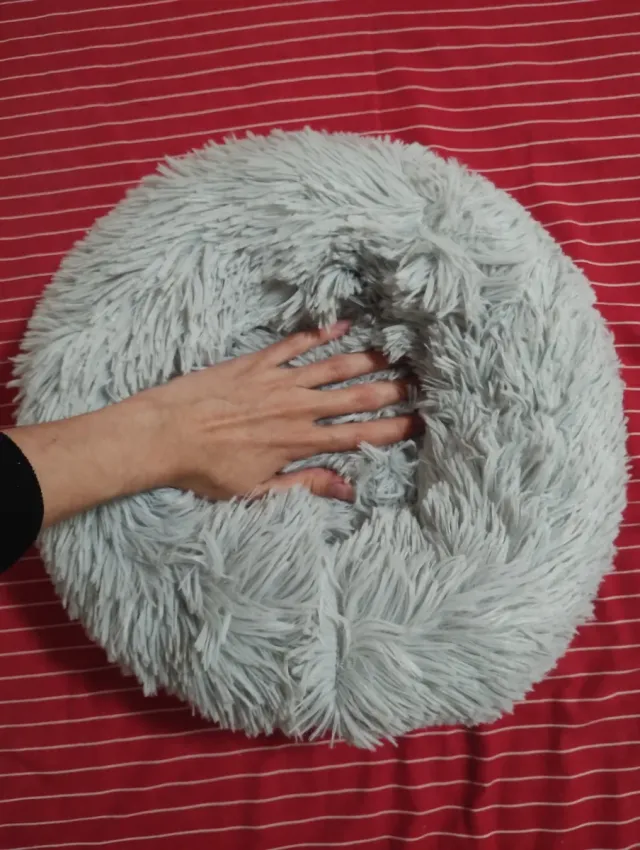 Cama redonda acolchada para mascotas