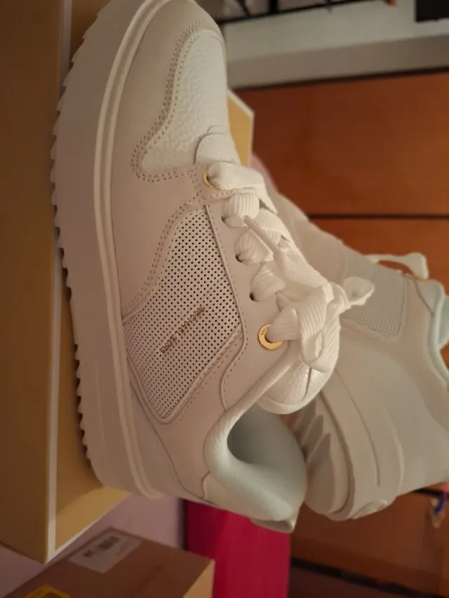 Zapatos Michael Kors Beige y Blanco