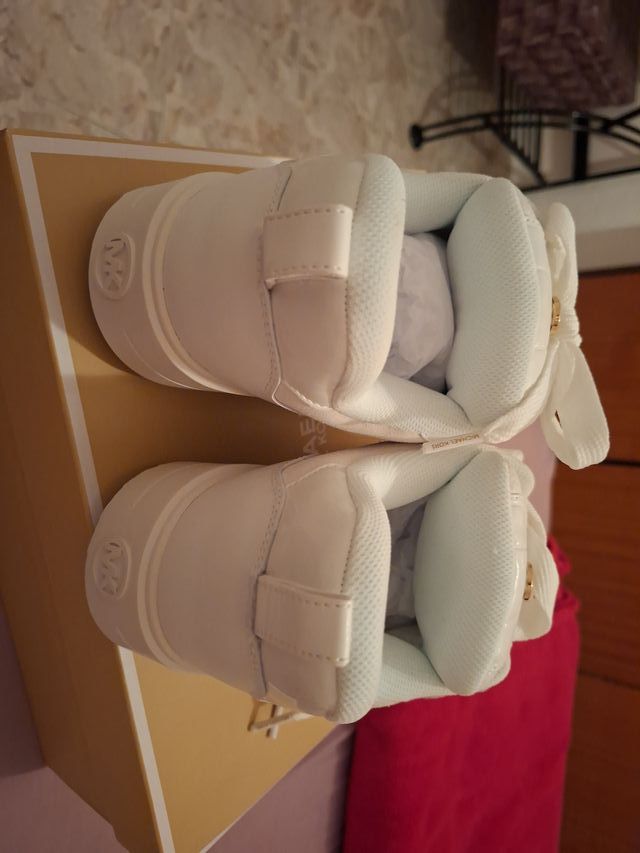 Zapatos Michael Kors Beige y Blanco