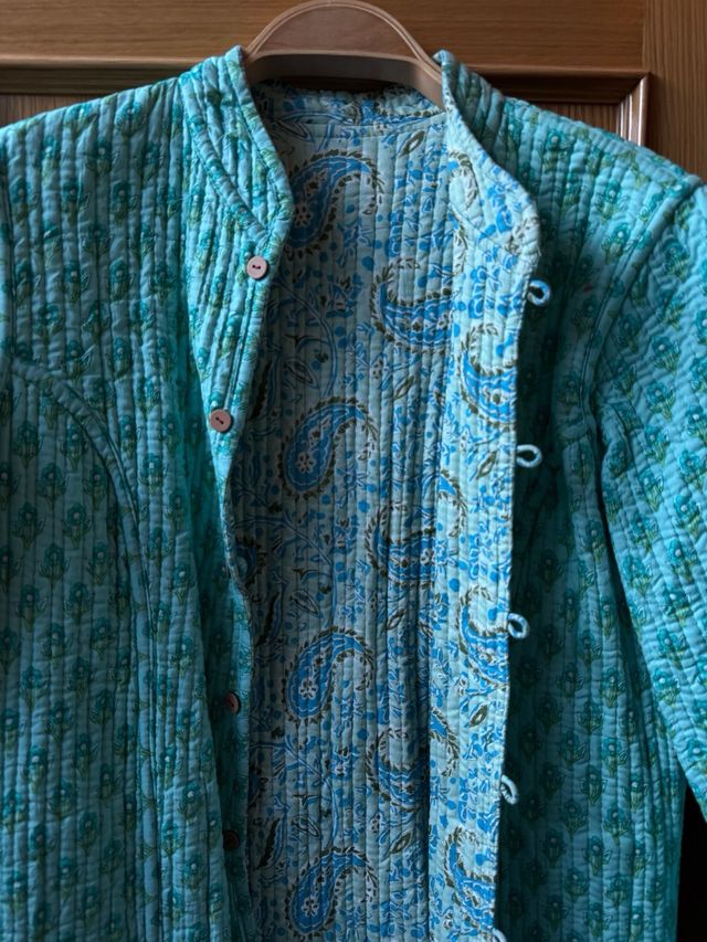 Chaqueta reversible azul y verde azulado