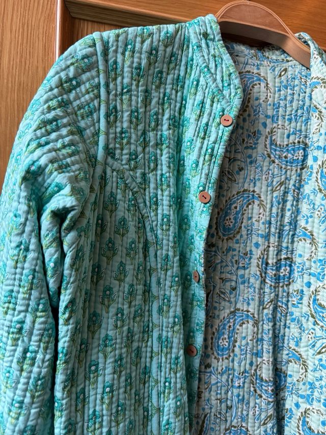 Chaqueta reversible azul y verde azulado