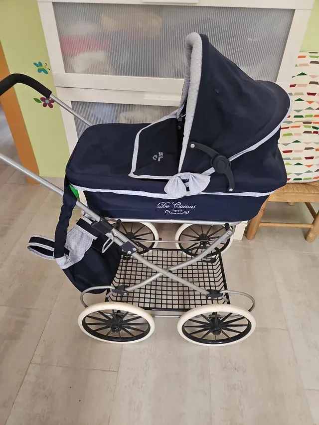 Carrito de muñecas De Cuevas