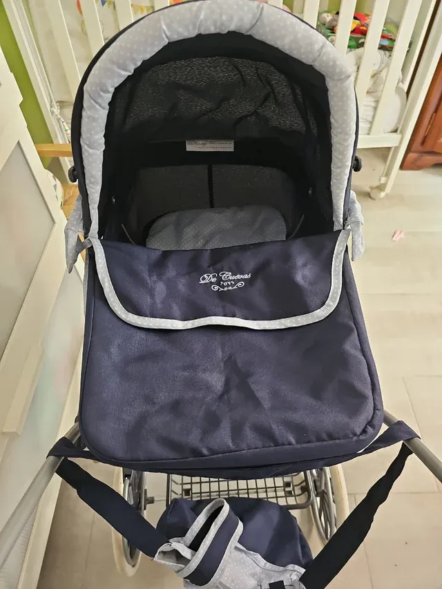 Carrito de muñecas De Cuevas