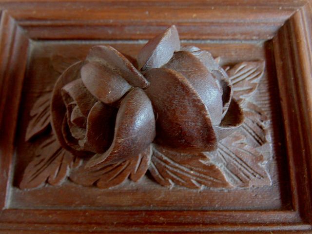 Joyero madera con rosas - 1971