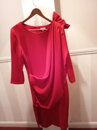 Vestido de ceremonia rojo. Cossy