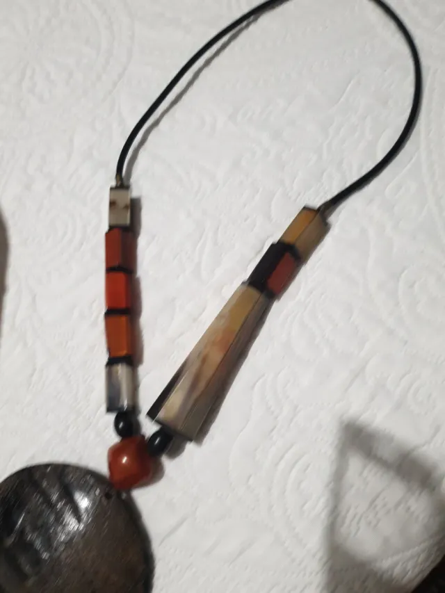 Collar africano con colgante