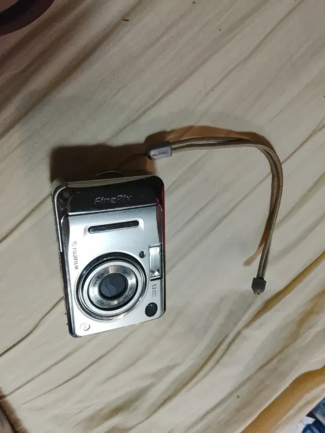 Cámara Digital Fujifilm FinePix Plata