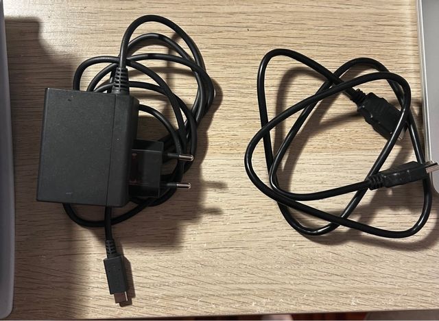 Nintendo Switch OLED + Juego It Takes Two