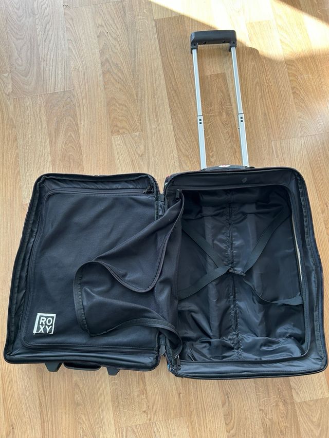 Maleta Roxy Negra Multicolor con ruedas