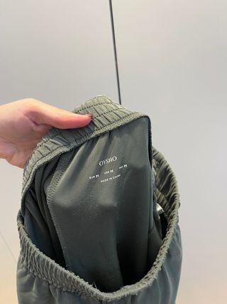 Pantalón cargo Oysho verde Talla M