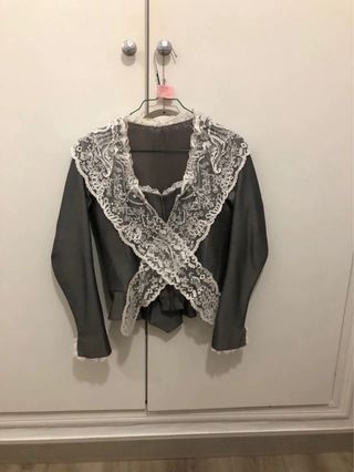 Corpiño Fallera Gris con Encaje Blanco