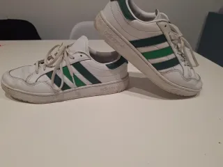 Zapatillas Adidas Team Court Blancas y Verdes