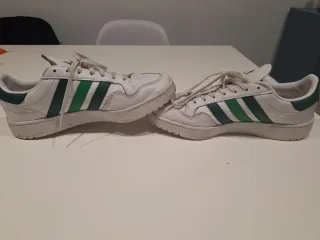Zapatillas Adidas Team Court Blancas y Verdes
