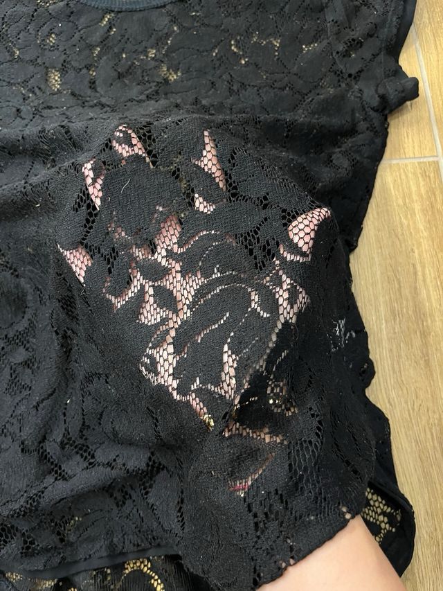 Zara T-shirt nera con pizzo nero donna