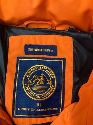 Chaqueta naranja acolchada hombre