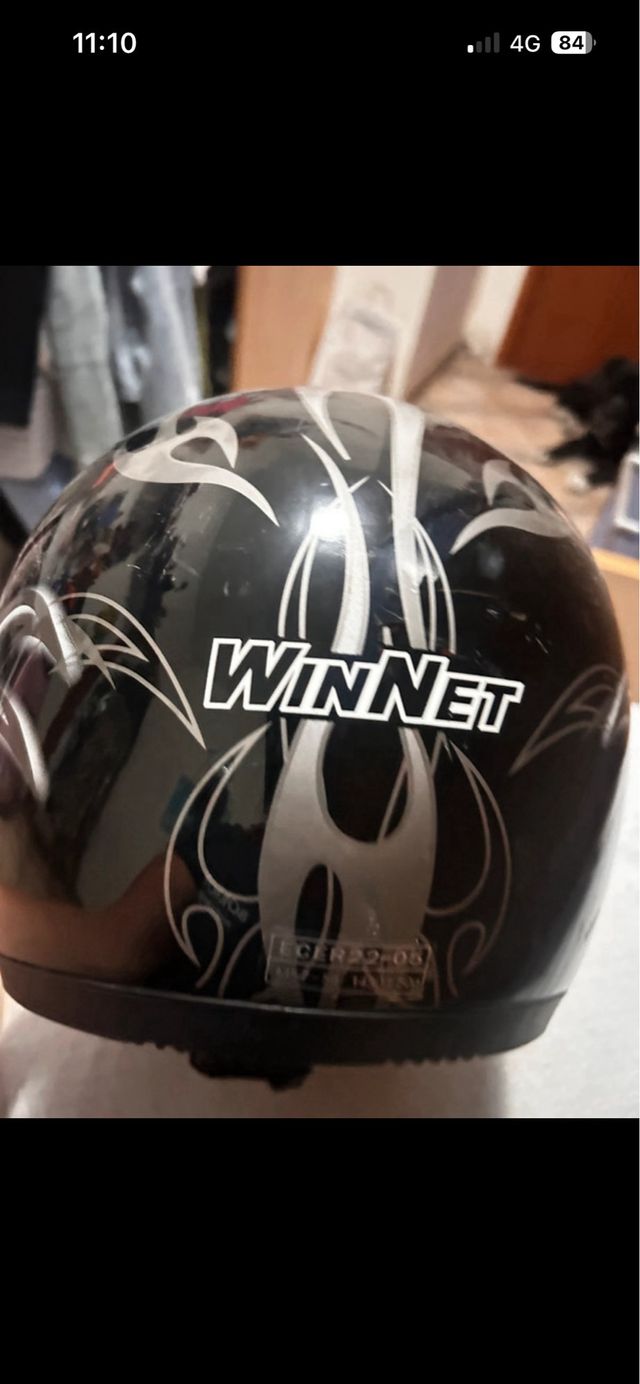 Casco integrale nero fiamme argento
