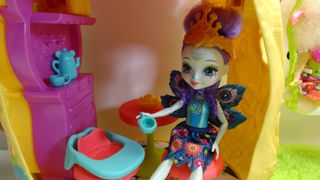 Enchantimals Casa del Árbol + Pack 3 muñecas | 4+