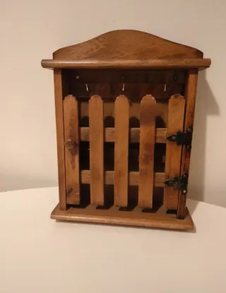 Portachiavi da parete in legno