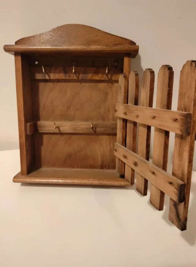 Portachiavi da parete in legno