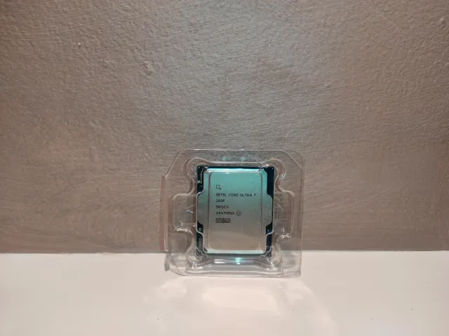 Intel Core ULTRA 7 265F