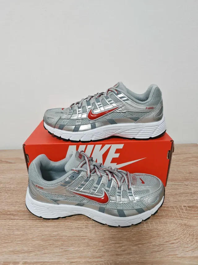Nike P-6000 Argento Rosso Taglia 38 Nuove