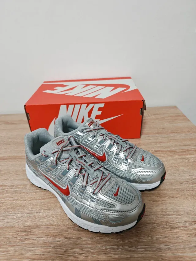 Nike P-6000 Argento Rosso Taglia 38 Nuove