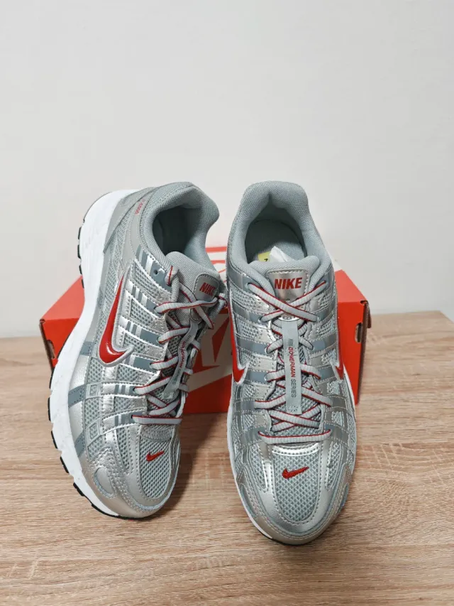 Nike P-6000 Argento Rosso Taglia 38 Nuove