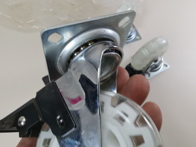 4 Ruedas Giratorias con Freno