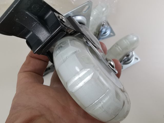 4 Ruedas Giratorias con Freno