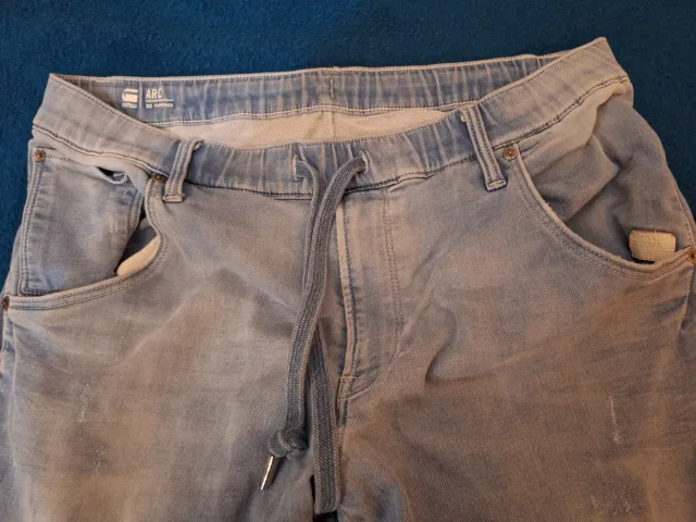 Vaqueros G-Star RAW Sport,efecto desgastado.