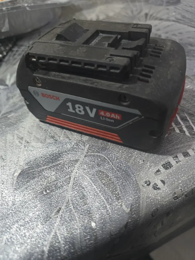 Batería Bosch 18V 4.0Ah Li-Ion.para reparar