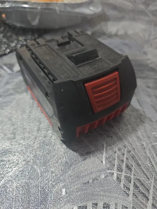 Batería Bosch 18V 4.0Ah Li-Ion.para reparar