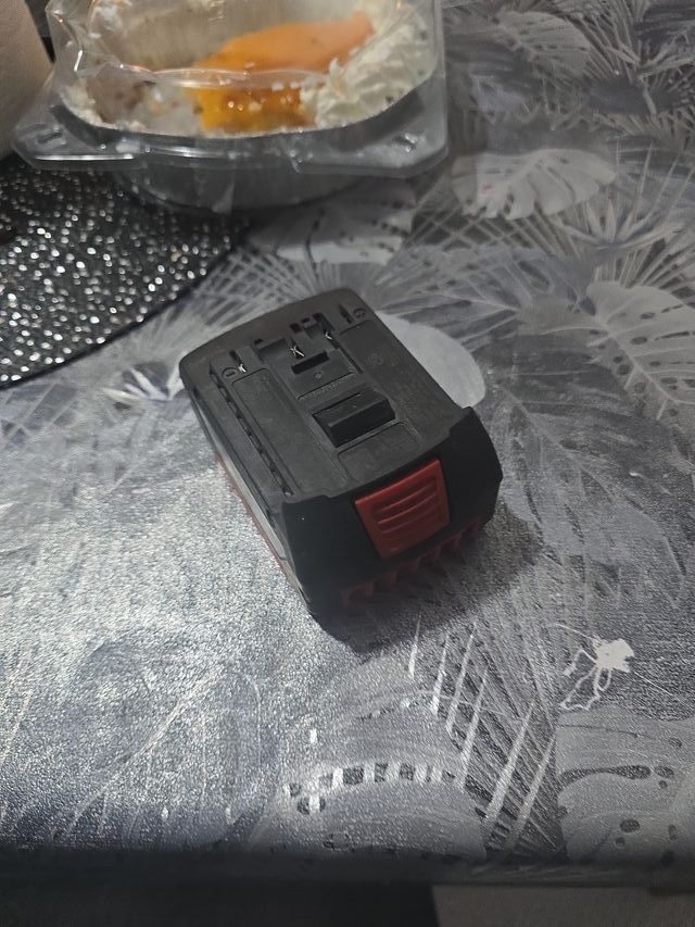 Batería Bosch 18V 4.0Ah Li-Ion.para reparar