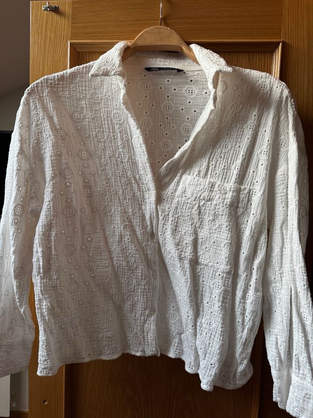 Camisa Zara bordados perforados Talla M
