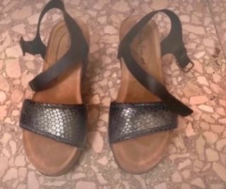 Sandali comodi blu e argento