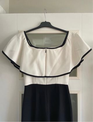 Mono elegante blanco y negro