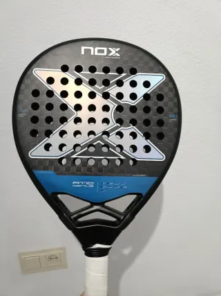 Pala pádel Nox AT10 Tapia 12K 2024,impecable