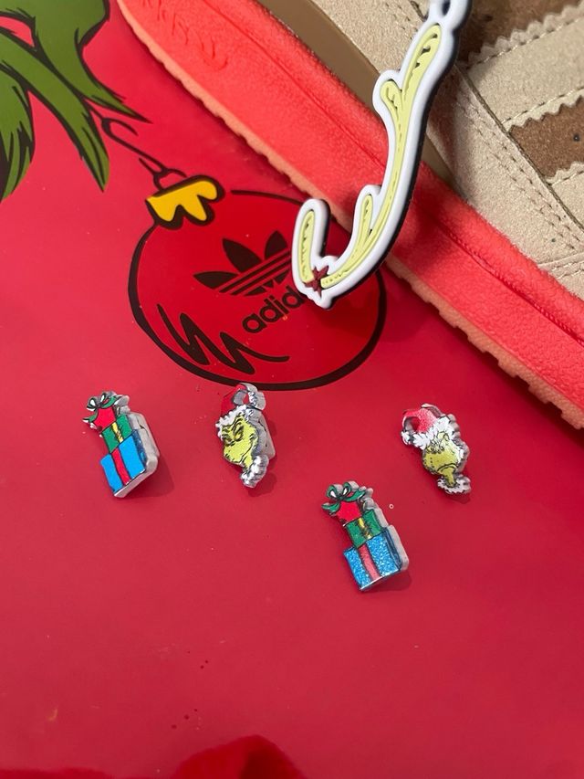 Adidas Beige y Rojo