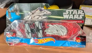 Star Wars Hot Wheels Millennium Falcon TIE Fighter