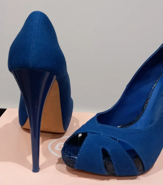 Zapatos de tacón azul peep toe