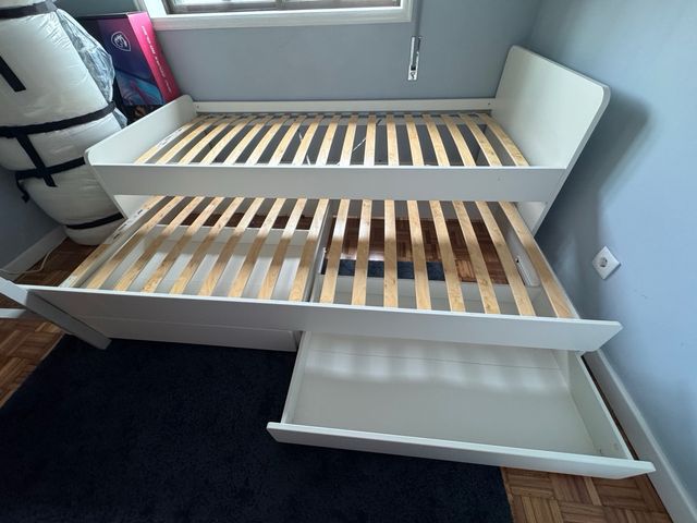 Cama de solteiro dupla com gavetas