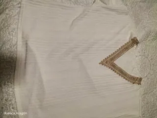 Jersey mujer cuello V tejido dorado