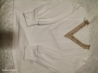 Jersey mujer cuello V tejido dorado