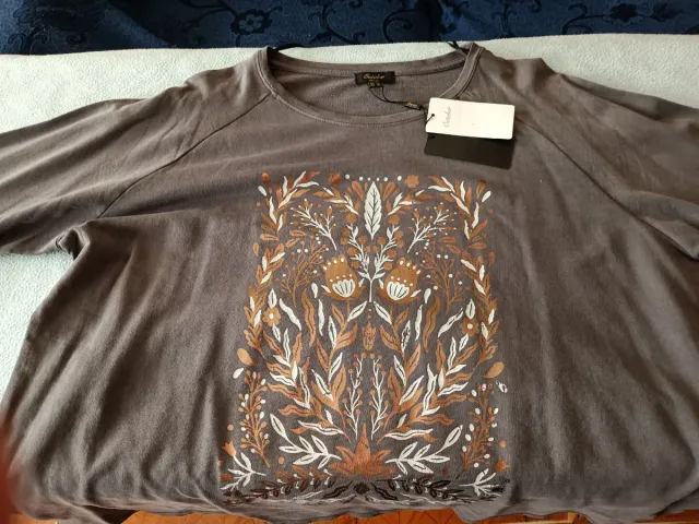 Camiseta October Manga Larga Estampada Talla XXL